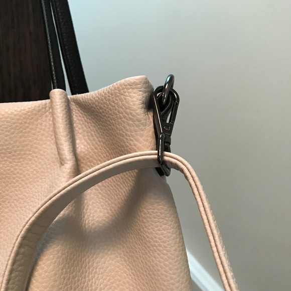 Fun handbag! - Picture 2 of 6